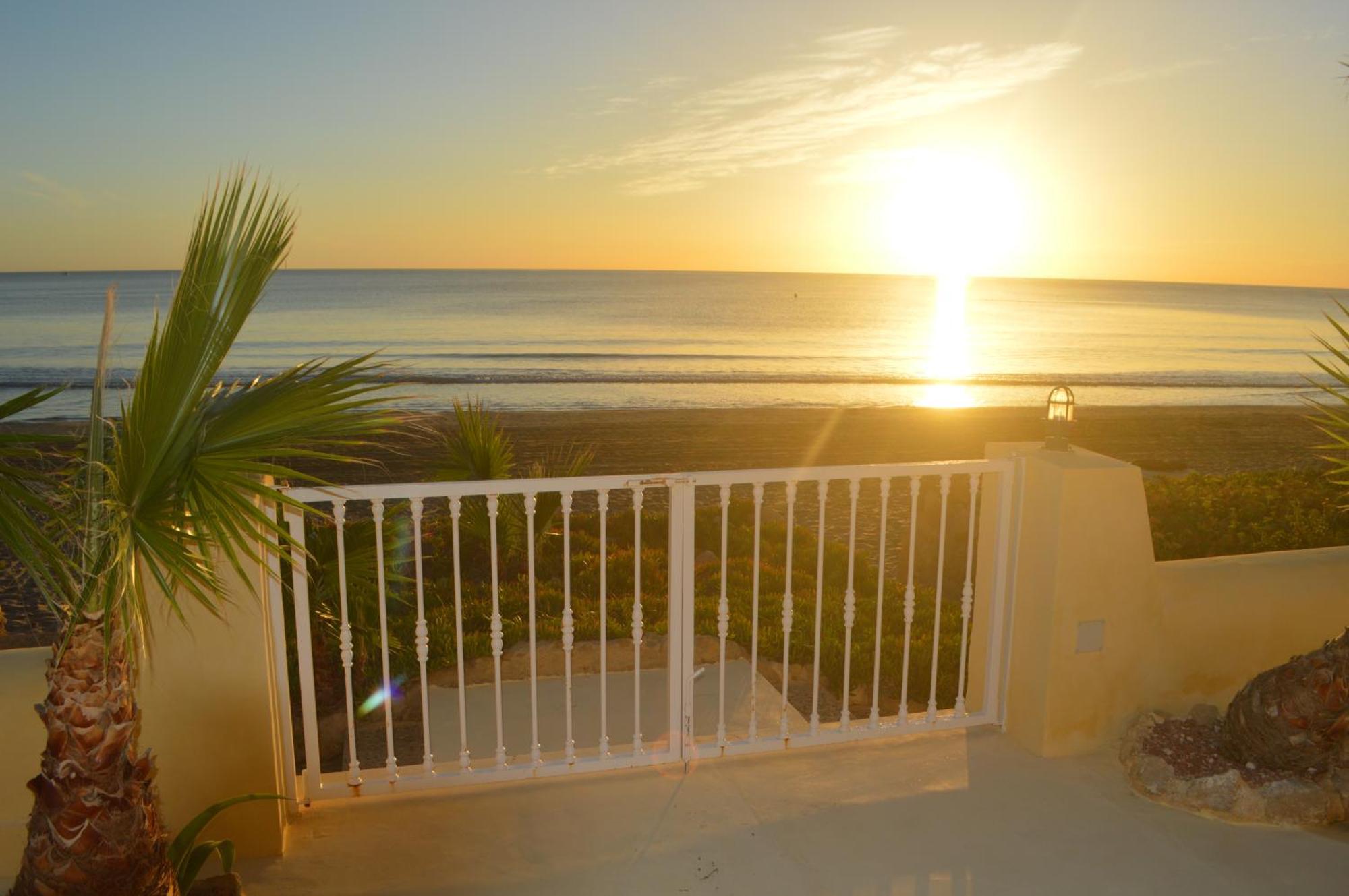 Excepcional Apartamento Amanecer Al Borde De Playa Y Mar, En Chalet Roquetes アリカンテ エクステリア 写真