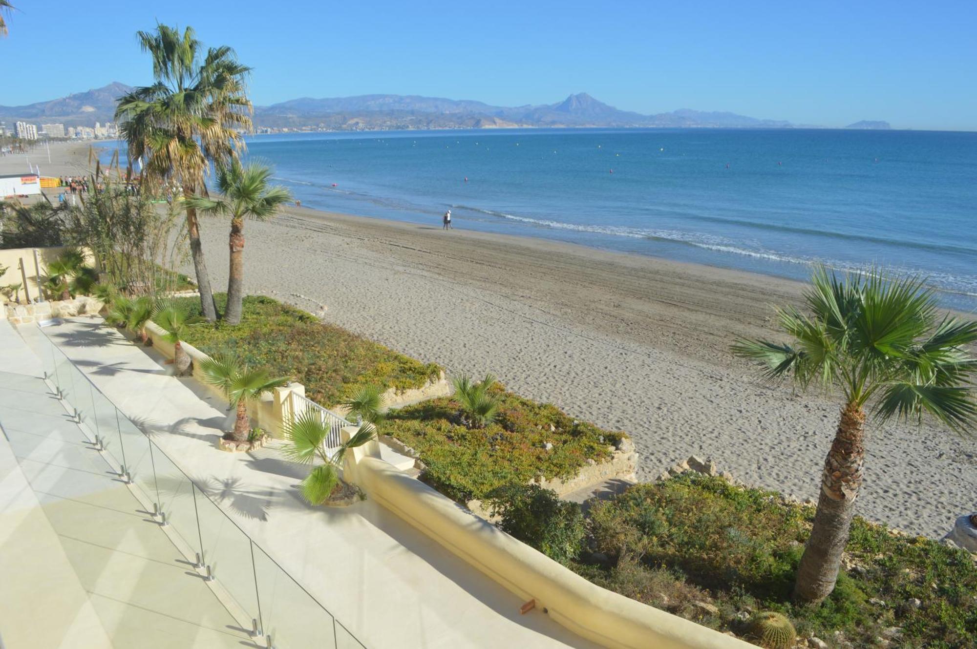 Excepcional Apartamento Amanecer Al Borde De Playa Y Mar, En Chalet Roquetes アリカンテ エクステリア 写真